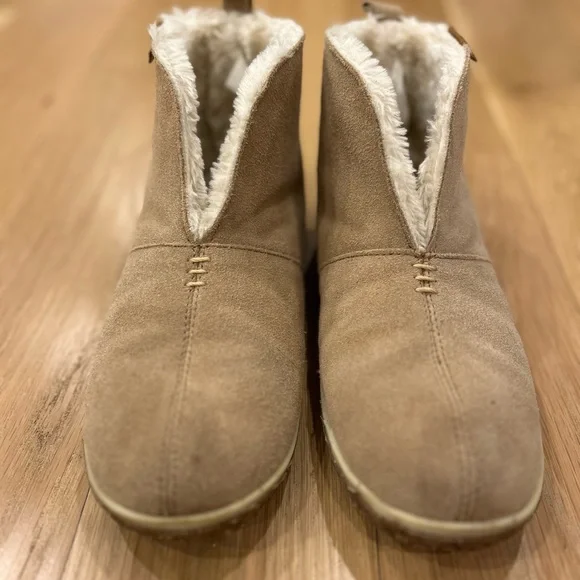 Women’s Minnetonka Tucson Slipper boot- Size 8.5 - Picture 3 of 9